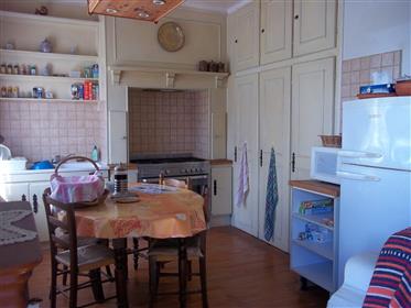 On Huelgoat, two bedroom house on 500m2 of garden, beautiful...