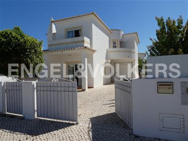 Independent House 10 Minutes Walk From The Beach