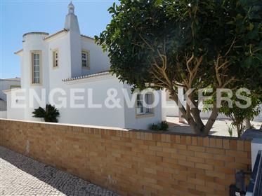 Independent House 10 Minutes Walk From The Beach