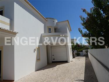Independent House 10 Minutes Walk From The Beach