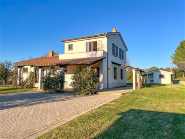 Splendid farmhouse with swimming pool a few kilometers from the sea