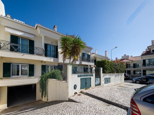 Excelente apartamento T3+1 Duplex com garagem | Estoril