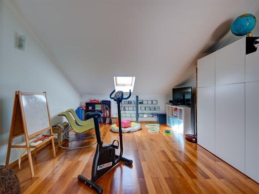 Excelente apartamento T3+1 Duplex com garagem | Estoril