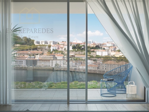 Apartamento T3 de luxo para comprar, com varanda de 22 m2, vista de rio - Vila Nova de Gaia