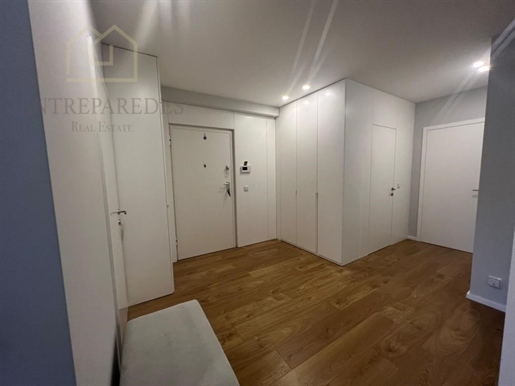 Comprar apartamento de 3 dormitorios como nuevo, junto a Holmes Place de Fraião - Braga