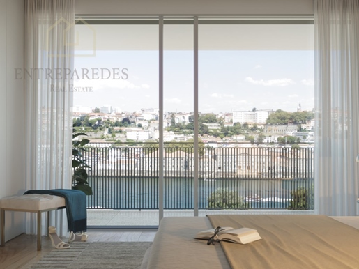 Apartamento T3 Duplex de luxo para comprar, com varandas de 53 m2, vista de rio - Vila Nova de Gaia