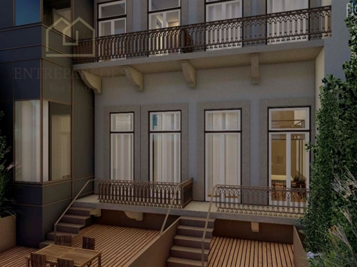 Apartamento T0 com terraço 59 m2 em pleno coração da baixa do Porto, Rua de Fernandes Tomás.