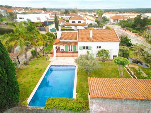 Charming villa with swimming pool in Azeitão