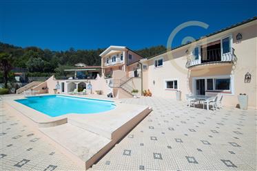 Moradia T3+1 de qualidade superior com terraço, piscina, churrasco coberto, jardim, garagem e vistas