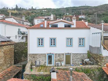 Renovated 3+1 bedroom villa ready to live with terrace and good views in a picturesque village 10 m