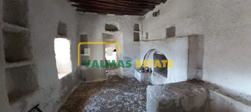 (For Sale) Residential Detached house || Cyclades/Andros-Hydrousa - 151 Sq.m, 2 Bedrooms, 150.000€