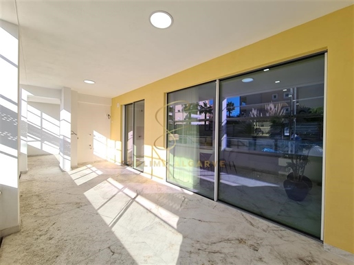 Novo apartamento com piscina em Lagos, Algarve