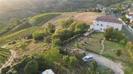 Historic residence on the hills of Oltrep&oacute Pavese