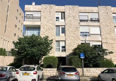 Apartamento espaçoso, brilhante e tranquilo, 114 M², em Jerusalém 