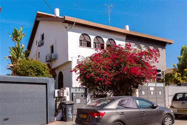 Villa à venda na melhor localização em Rishon Lezion