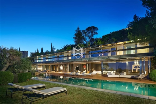 Exceptional,Water's edge, contemporary property designed by the famous architect Jean NOUV
