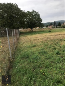 Beautiful flat land of 2863 m2 with views of the Pyrenees an...