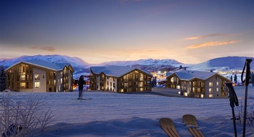 Ski in and out luxury 4 bedroom apartments just seconds from the Bergers ski lifts (A)