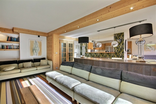 Gorgeous 6 bedroom apartment, ski in ski out, south exposure...