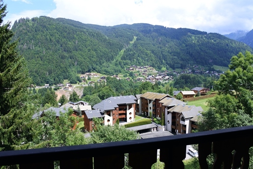 Wonderful 6 bedroom chalet with apartment for sale in Morzine with superb views (A)