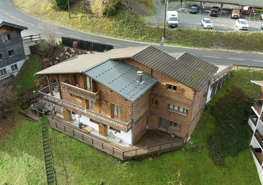 Wonderful 6 bedroom chalet with apartment for sale in Morzine with superb views (A)