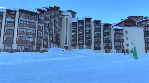 3 bedroom ski in and out apartment, for sale in Val Thorens with great renovation potential (A)