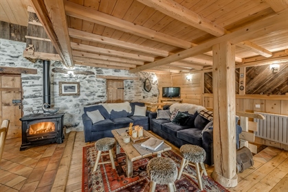 Beautiful 6 bedroom chalet 100m from the slopes, south facing located in the heart of Tignes (A)