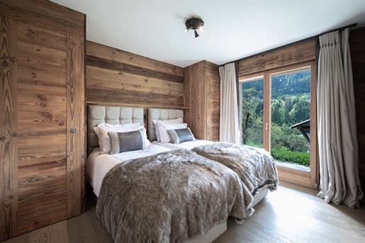 Amazing 6 bedroom chalet with unobstructed views of the mountains located in Morzine (A)