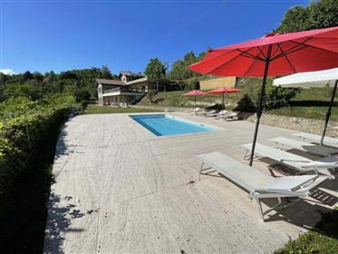 Amazing property with swimming pool and a stunnig panoramic view!