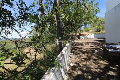 Venta de Patrimonio que incluye Villa a Remodelar - Vista Mar - Piscina- Buen acceso- Loulé