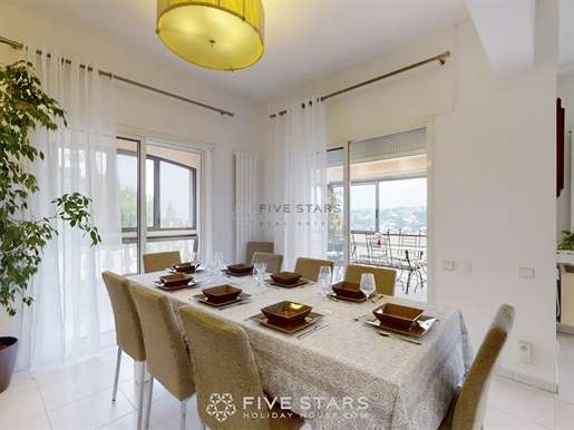 Prestigious Villa With Swimming Pool And Garage In A Secure Domain