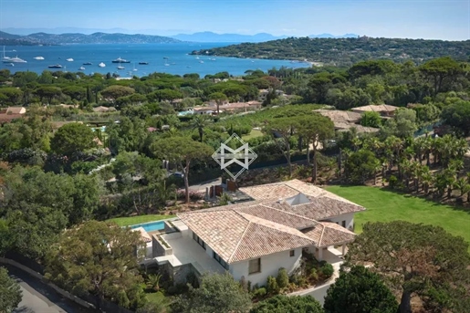 Saint-Tropez, building land with sea view