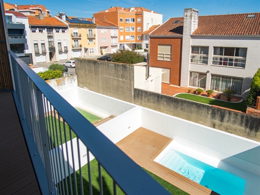 4 Bedroom Triplex TownHouse near the beach with pool and private garden-Aveiro