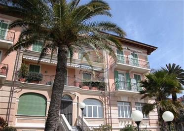 Apartment with swimming pool and sea view for sale in Ospedaletti.