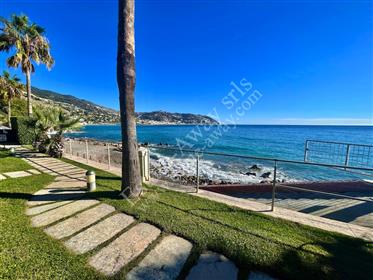 Apartment by the sea for sale in Bordighera.