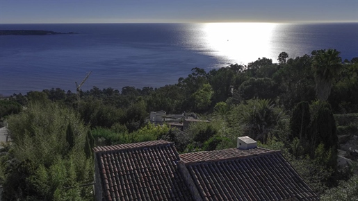 Nice provencal villa located in the heights of Cannes Super Cannes. The villa has a beauti