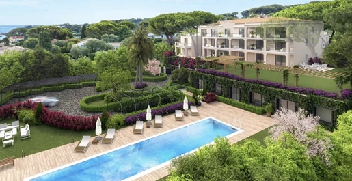 Located in the heart of Cap d'Antibes, close to the beaches and coves of La Garoupe