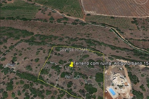Terreno para construção com vistas deslumbrantes sobre vinhas em Silves