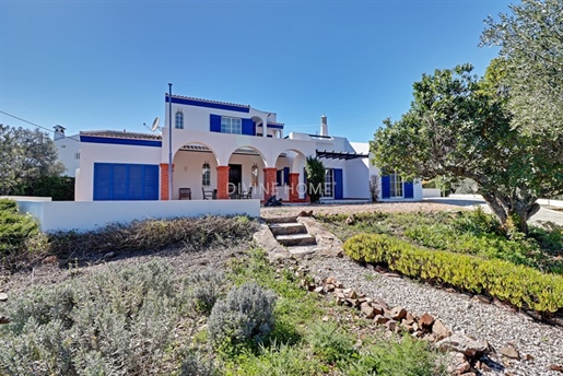 4 bedroom villa with extra large room located 15 minute drive from Tavira