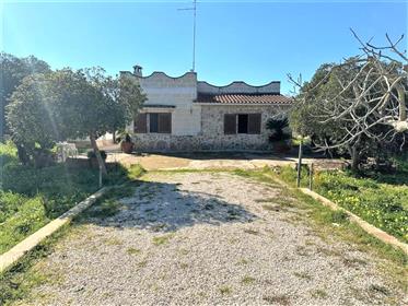 Charming 2-Bed Villa - Great Potential