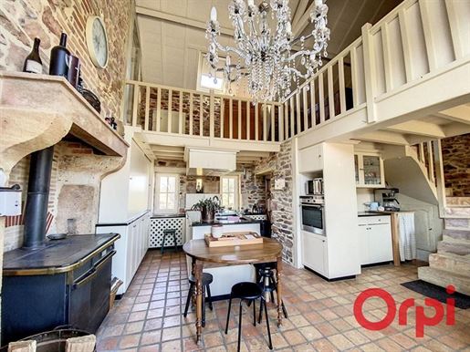 Reference: 1054 Charming stone house, immediately habitable. It consists of a fitted kitch