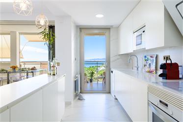 Apartamento completamente reformado con espectaculares vistas al mar