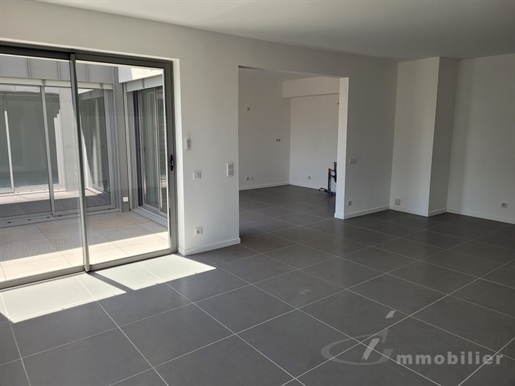 Sale: T3 apartment of 81m2 in a luxury residence in Brive La...