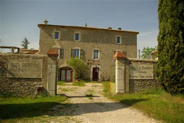Casale in pietra 280m2 520000 €