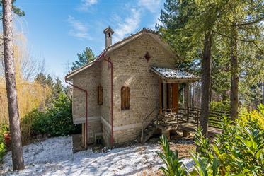 Villa à vendre à Montefalcone Appenino à Marche