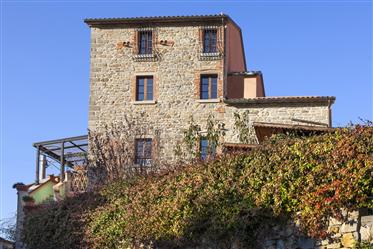 Casa in pietra vista Lago Trasimeno in vendita a Tuoro sul T...