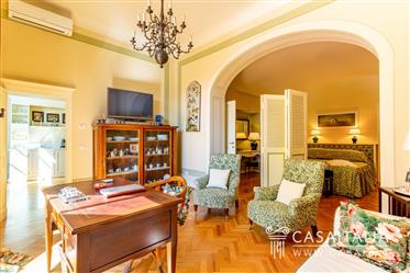 Apartment with a terrace in Florence for sale