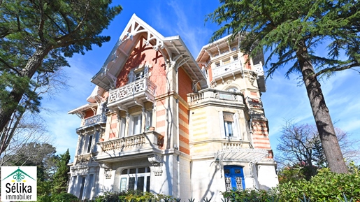 In the popular district of the Winter City, come and discover this duplex apartment locate