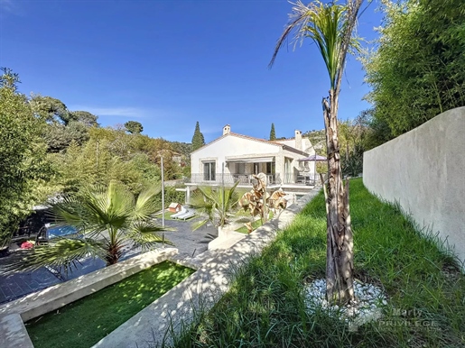 Villa with high end features in the district of Basse Californie