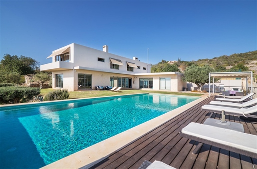 4 Bedroom Villa with Sea Views in the Countryside